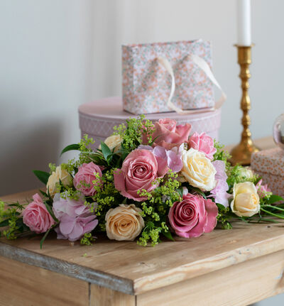 Rosa og fersken avlang borddekorasjon liten Rosa og fersken avlang borddekorasjon liten